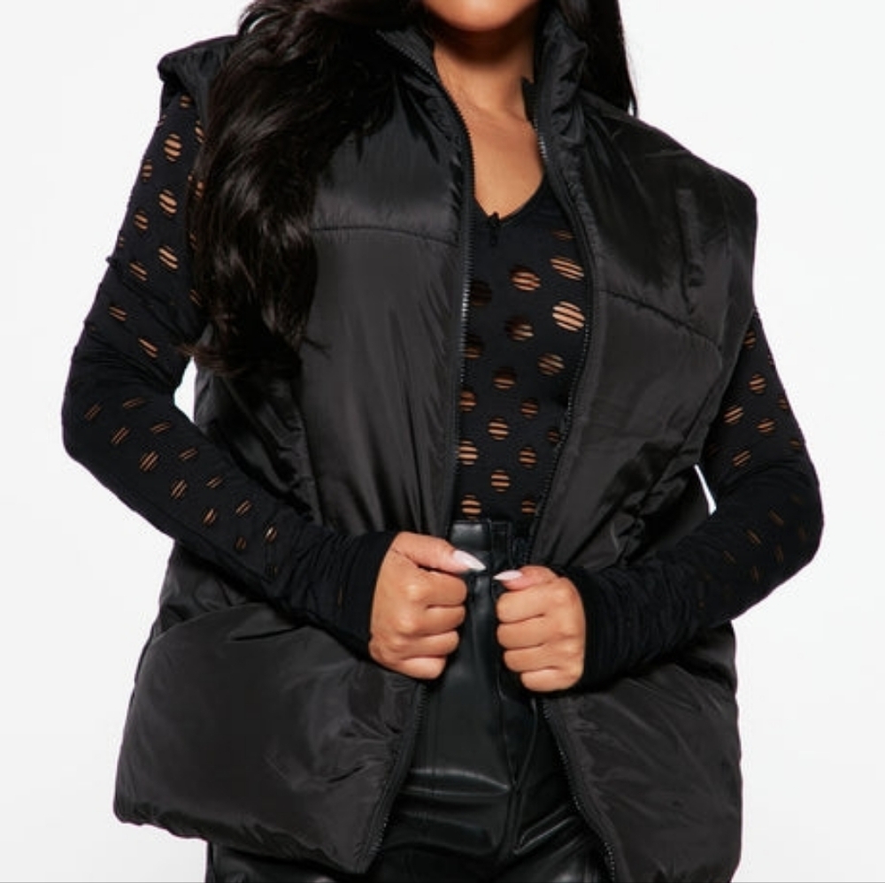 Black Puffer Vest (M)